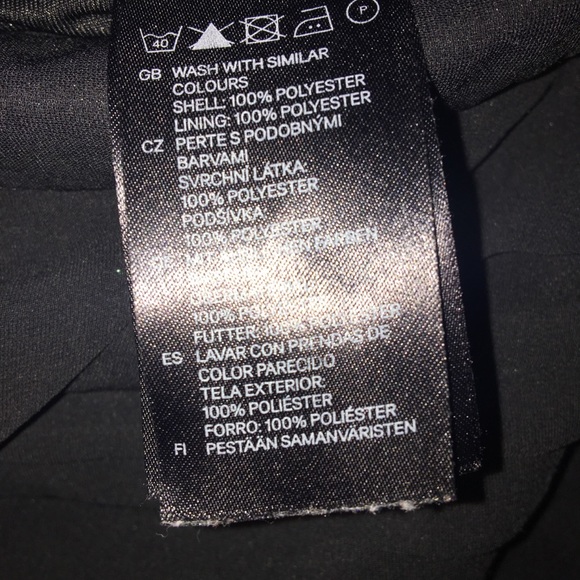 H&M Ruffled Fitted Black Skirt - Picture 4 of 6